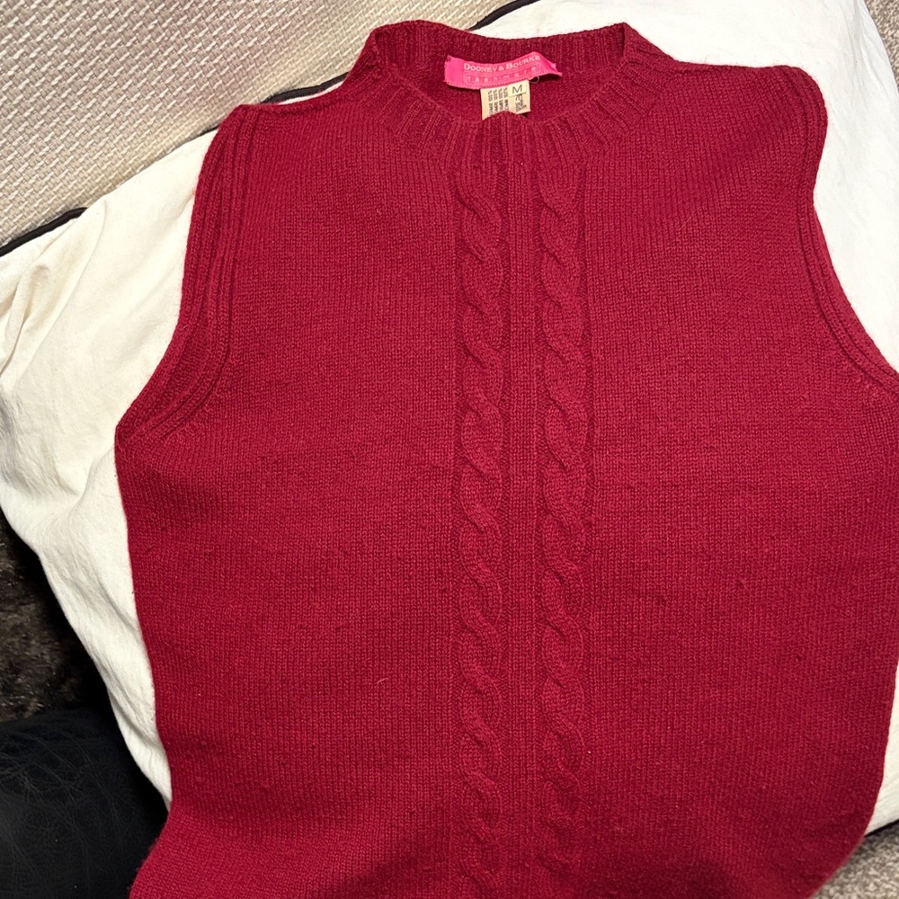 Dooney & Bourke Red Cable Knit Cashmere sleevess Sweater